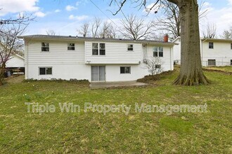 2041 Northaire Ln in St. Louis, MO - Building Photo - Building Photo