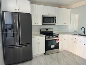 6036 Buchanan St in Hollywood, FL - Building Photo - Building Photo