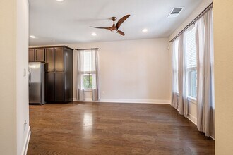 7614 Easy Wind Dr in Austin, TX - Building Photo - Building Photo