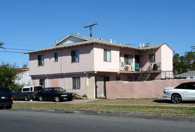 617 E Buckthorn St in Inglewood, CA - Foto de edificio - Building Photo