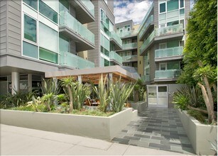 PR SM Positano LLC in Santa Monica, CA - Building Photo - Building Photo