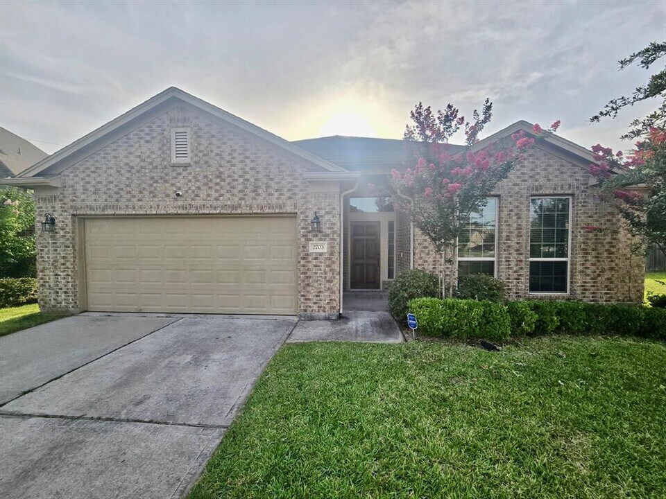 2703 Barrington Branch Dr in Spring, TX - Building Photo