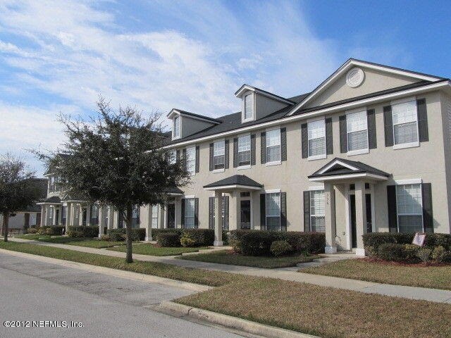 338 Pecan Grove Dr in Orange Park, FL - Foto de edificio - Building Photo