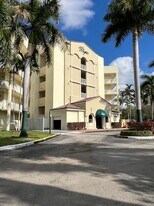 10710 NW 66th St, Unit 103 in Doral, FL - Building Photo