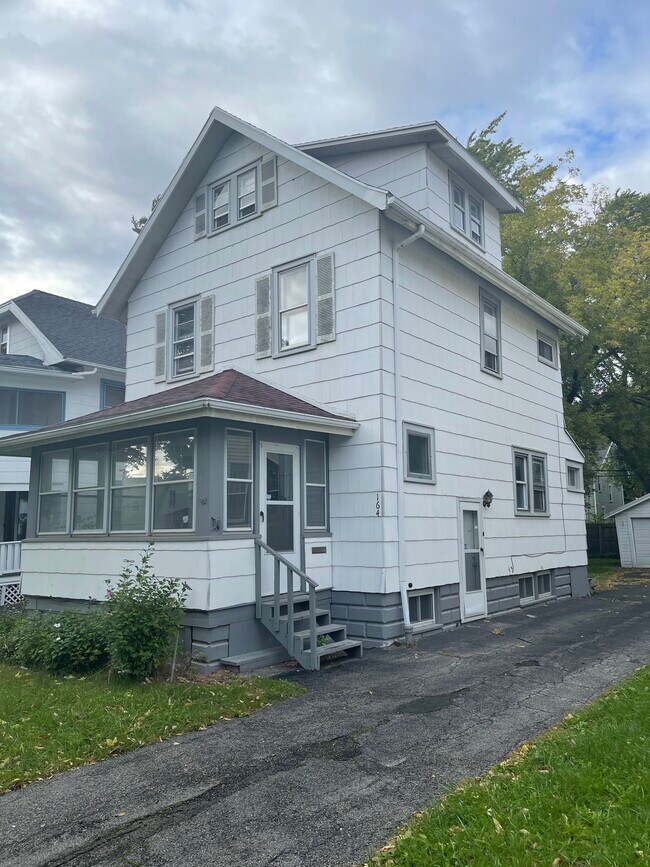 164 Penhurst St Rentals in Rochester, NY