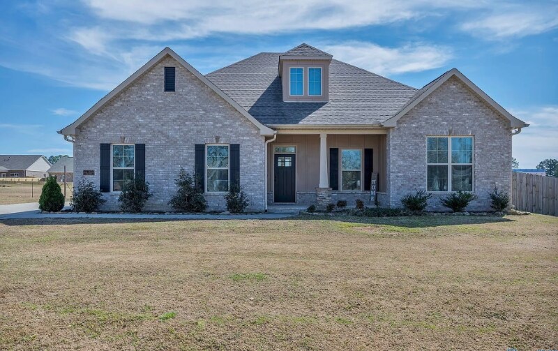 27112 Ed Ray Rd in Athens, AL - Building Photo