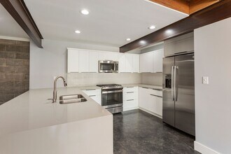 2005 Portsmouth St in Houston, TX - Building Photo - Building Photo