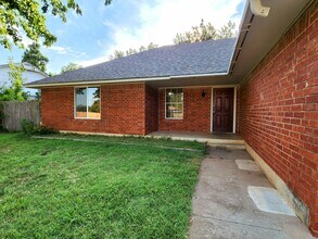 11621 Sagamore Dr in Yukon, OK - Building Photo - Building Photo