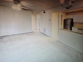 111 Lake Pine Cir in Greenacres, FL - Building Photo - Building Photo