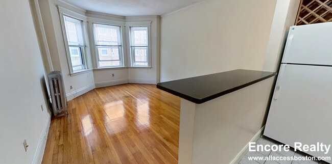 107 Queensberry St in Boston, MA - Building Photo - Building Photo