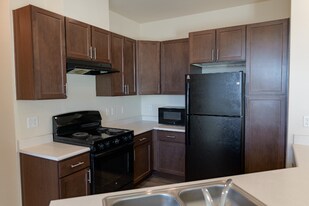 5885 W 14th Ave in Lakewood, CO - Building Photo