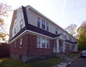 949 Hancock St in Quincy, MA - Foto de edificio - Building Photo