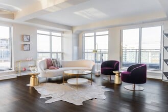 Hyde Park Place in London, ON - Building Photo - Building Photo