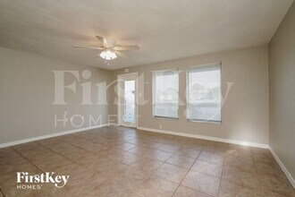 2582 Lake View Blvd in Port Charlotte, FL - Building Photo - Building Photo