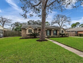5807 Burlinghall Dr in Houston, TX - Building Photo - Building Photo