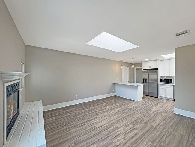8455 Jade Coast Dr in San Diego, CA - Building Photo - Building Photo