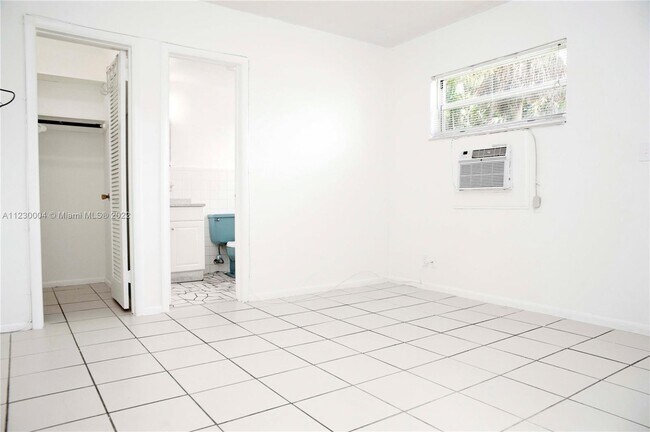 4051 N Ocean Dr-Unit -5 in Fort Lauderdale, FL - Building Photo - Building Photo