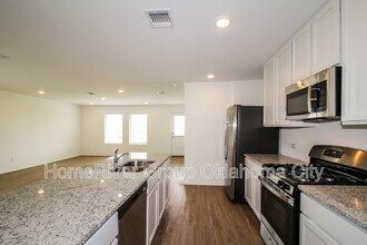 3740 Palmetto Blf Dr in Mustang, OK - Foto de edificio - Building Photo