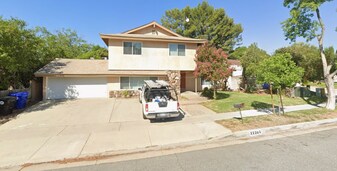 22206 Barbacoa Dr in Santa Clarita, CA - Building Photo