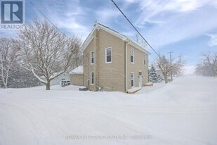 21 Albert St S in Sunderland, ON - Building Photo