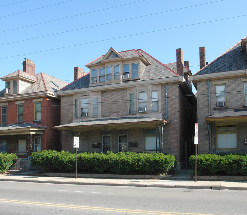 106 W 5th Ave in Columbus, OH - Building Photo