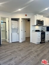 421 E Chevy Chase Dr in Glendale, CA - Building Photo - Building Photo