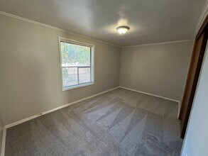 17046 1st Ave NE in Shoreline, WA - Foto de edificio - Building Photo
