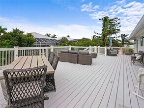 474 Lake Murex Cir in Sanibel, FL - Building Photo - Building Photo