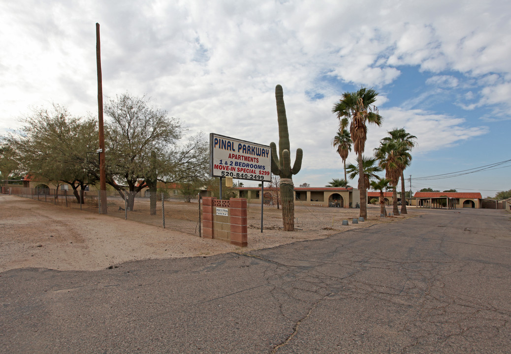 Pinal Parkway Apartments in Florence, AZ - Building Photo