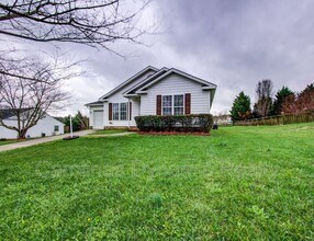 905 Milkfarm Ct in Monroe, NC - Building Photo - Building Photo