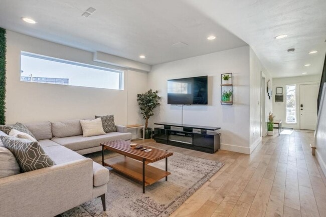 3044 N Speer Blvd in Denver, CO - Building Photo - Building Photo