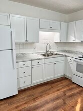 94 Graham St, Unit 102 in Biddeford, ME - Foto de edificio - Building Photo