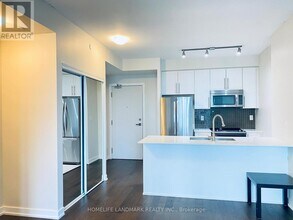 4011-4011 Brickstone Mews in Mississauga, ON - Building Photo - Building Photo