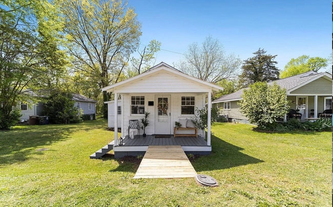 property at 302 Bond St