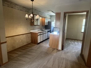 461 N Garrett St, Unit F in Siloam Springs, AR - Building Photo - Building Photo