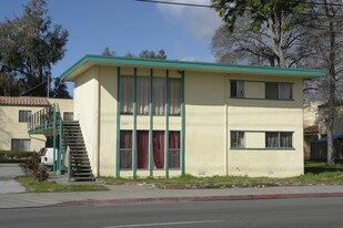 26447 Gading Rd in Hayward, CA - Building Photo