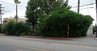6146 Fulton Ave in Van Nuys, CA - Building Photo