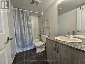 20 Meadowglen Pl in Toronto, ON - Building Photo - Building Photo