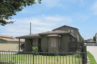 11230 Louise Ave in Lynwood, CA - Building Photo - Building Photo