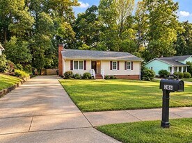 306 Holtz Ln in Cary, NC - Building Photo