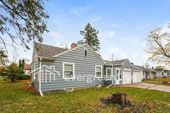 5125 W Stark St in Milwaukee, WI - Building Photo - Building Photo