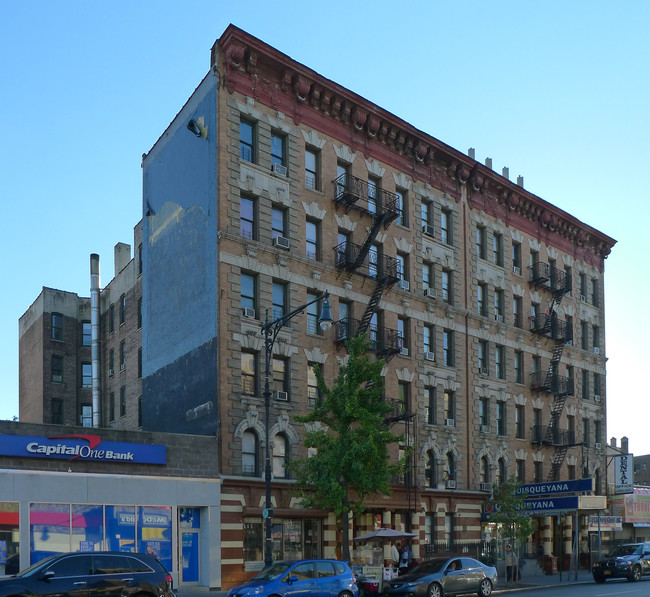 207 Dyckman St in New York, NY - Building Photo - Building Photo