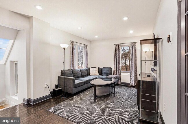 85 Railroad Ave in Glyndon, MD - Building Photo - Building Photo