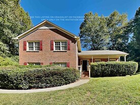 1441 Albans Ct in Lithonia, GA - Building Photo