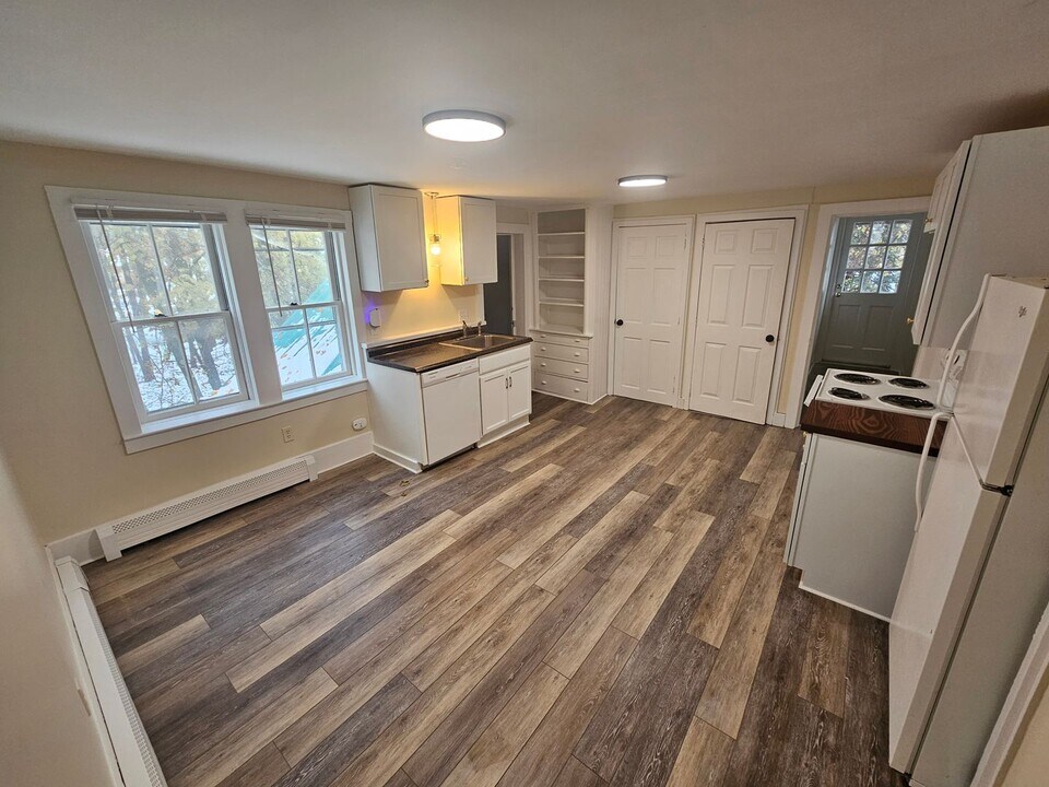 414 N State St, Unit 1/2 in Concord, NH - Building Photo