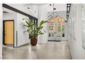 250 Park Ave in Minneapolis, MN - Building Photo - Building Photo