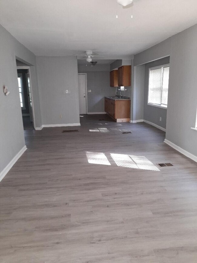 5107 Agnes Ave in Kansas City, MO - Building Photo - Building Photo