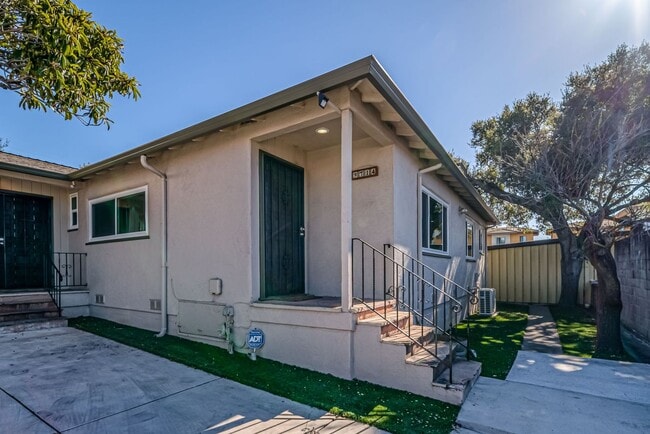 9714 MacArthur Blvd in Oakland, CA - Building Photo - Building Photo