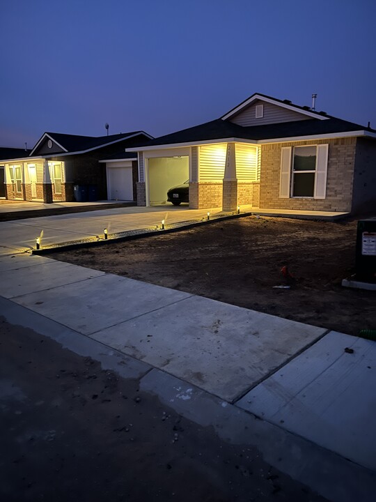 2012 Plains Ave in Wolfforth, TX - Foto de edificio