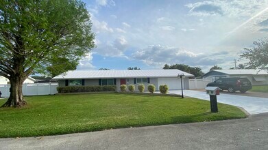 3100 Indian Trail in Atlantis, FL - Building Photo - Building Photo